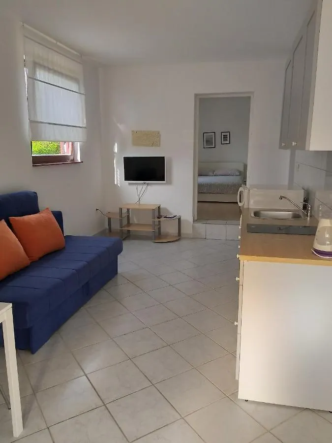 *** Affittacamere Apartments And Rooms With Parking Space Njivice, Krk - 17010 Croazia