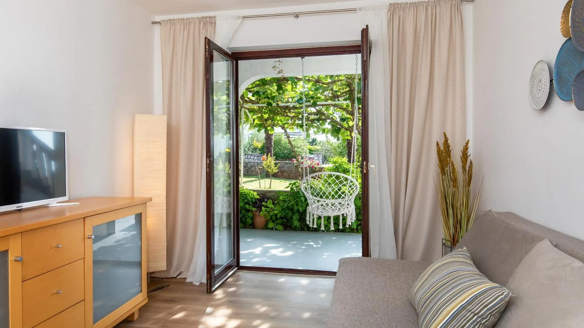 *** Affittacamere Apartments And Rooms With Parking Space Njivice, Krk - 17010 Croazia