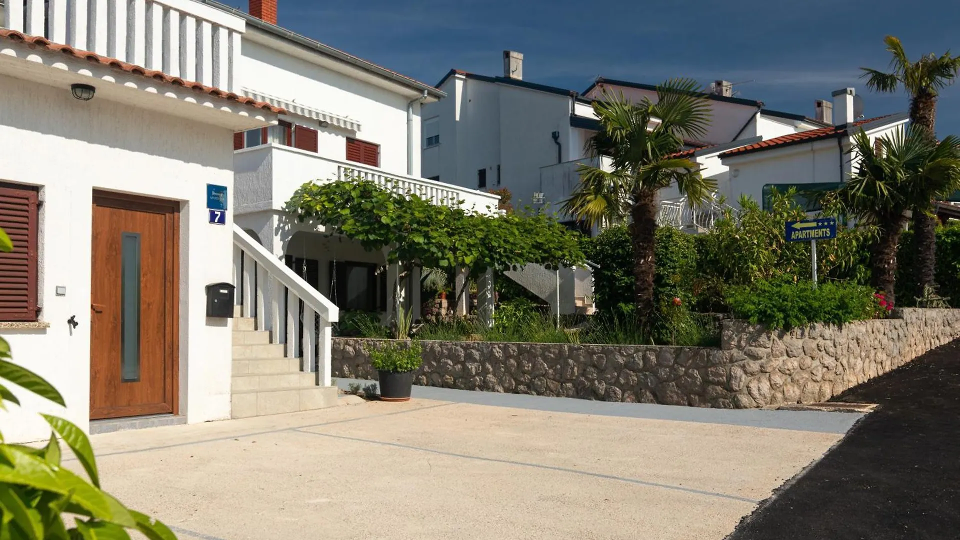 Apartments And Rooms With Parking Space Njivice, Krk - 17010 Croazia