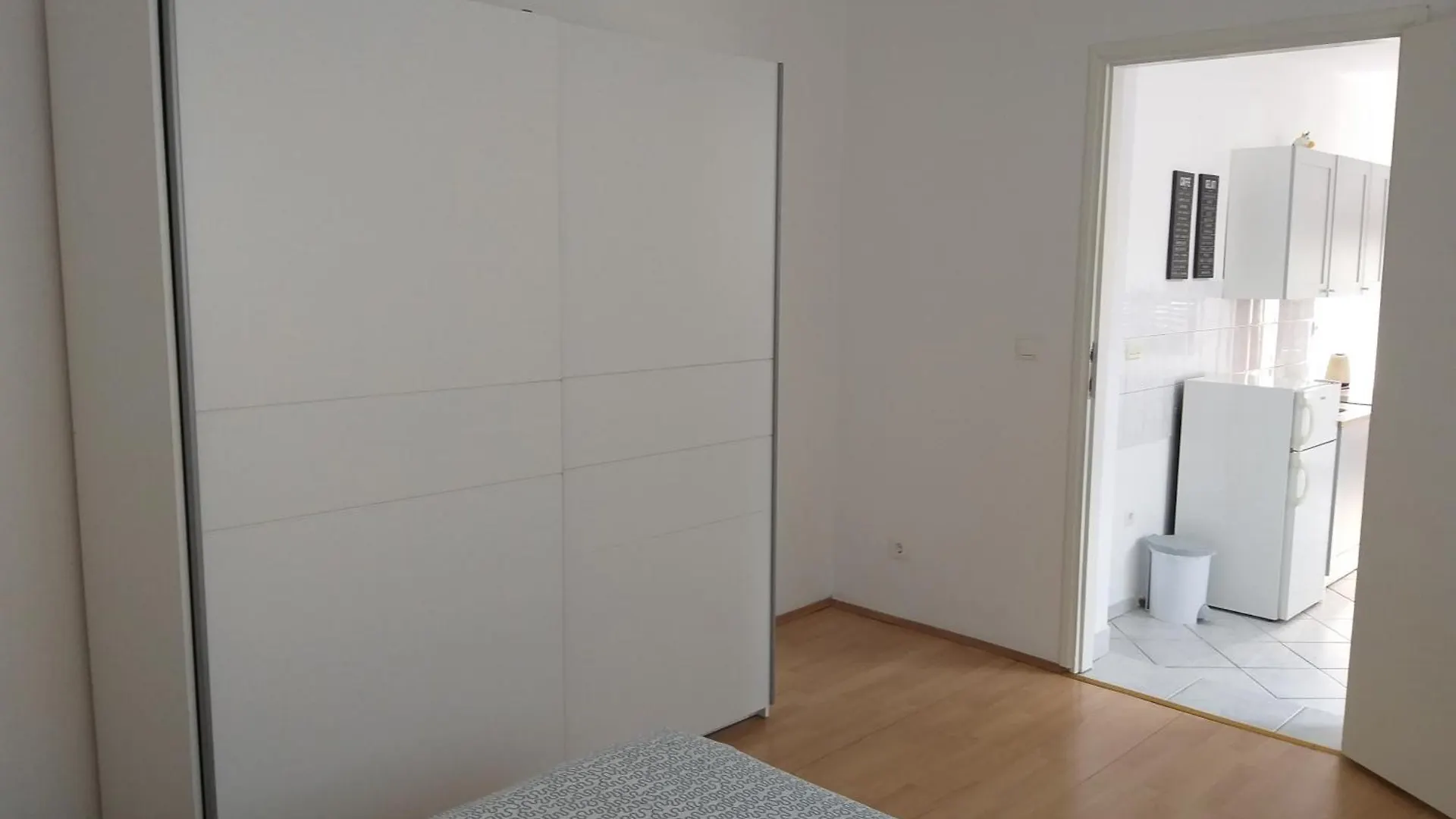 Apartments And Rooms With Parking Space Njivice, Krk - 17010 Affittacamere Njivice